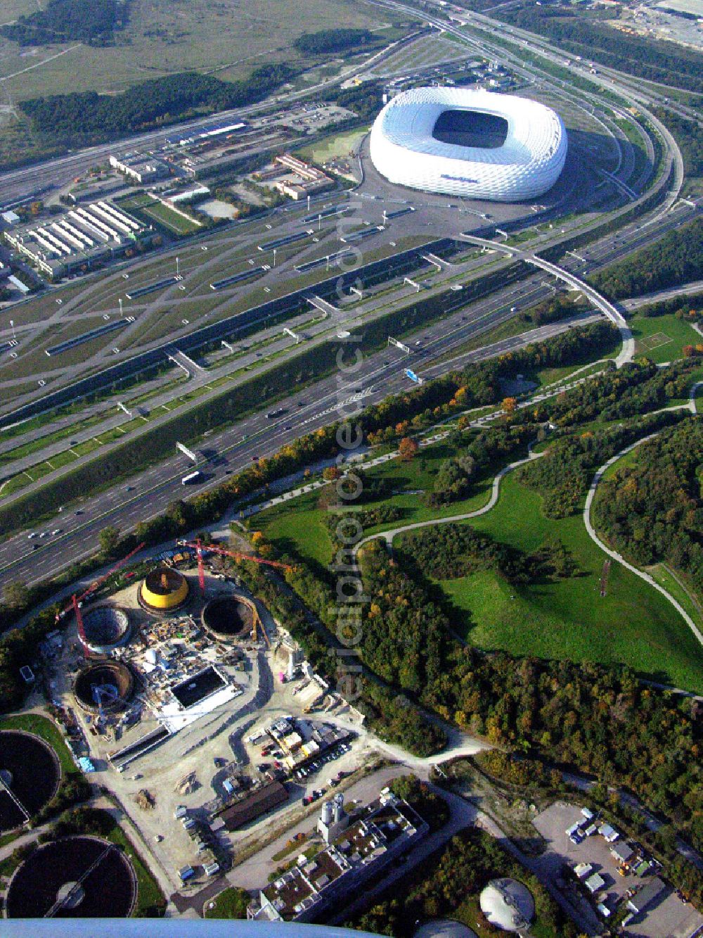 Aerial image München - Sports facility grounds of the Arena stadium Allianz Arena on Werner-Heisenberg-Allee in Munich in the state Bavaria, Germany