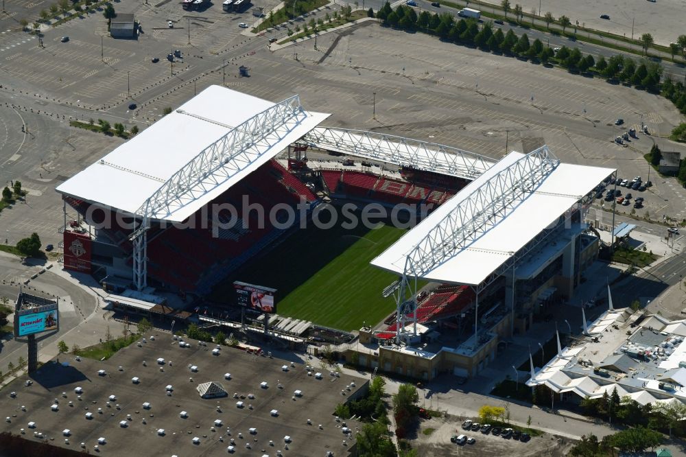 Aerial photograph Toronto - Sports facility grounds of the Arena stadium BMO Field on Princes' Blvd in the district Old Toronto in Toronto in Ontario, Canada