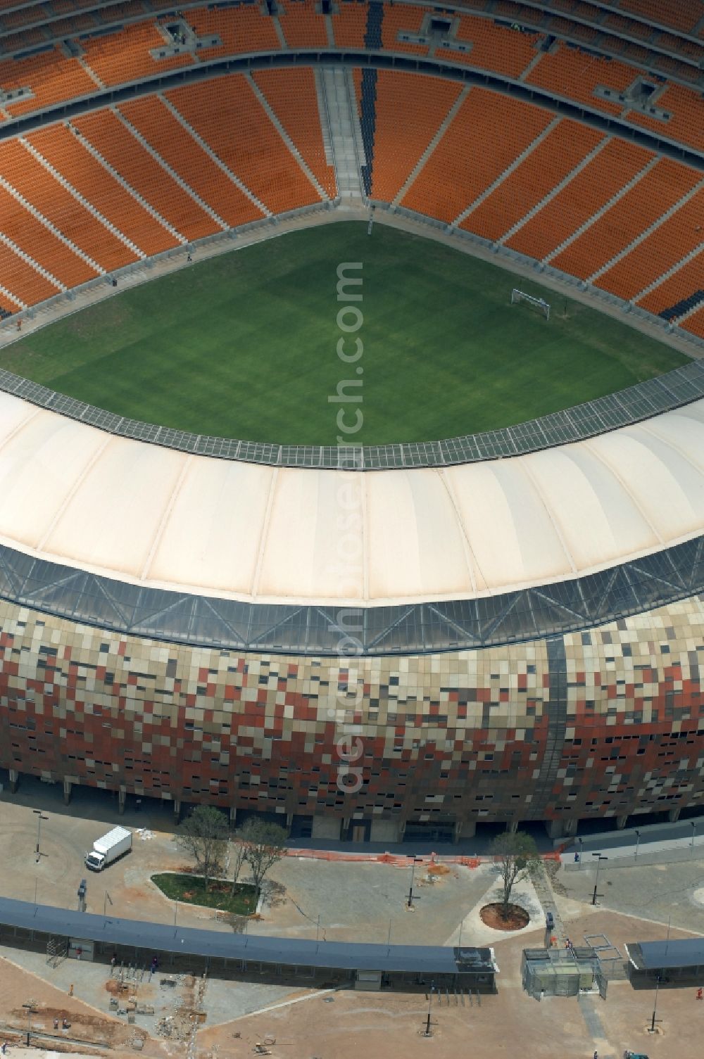 Johannesburg from the bird's eye view: Sports facility grounds of the Arena stadium FNB Stadium/Soccer on City Soccer City Ave in the district Nasrec in Johannesburg South in Gauteng, South Africa
