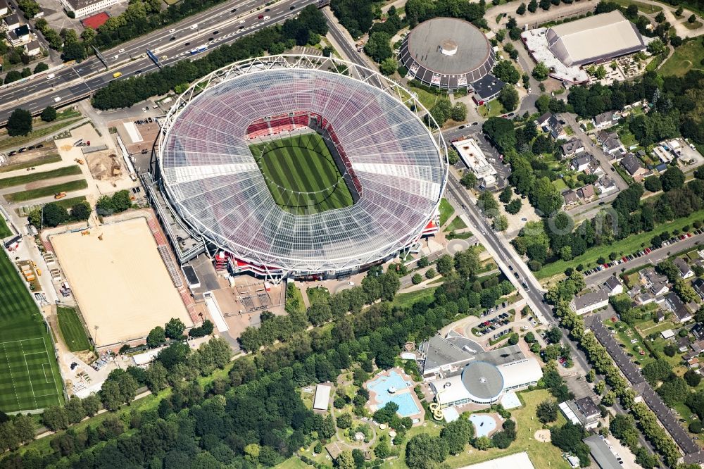 Aerial image Leverkusen - Sports facility grounds of the Arena stadium BayArena on Bismarckstrasse in Leverkusen in the state North Rhine-Westphalia