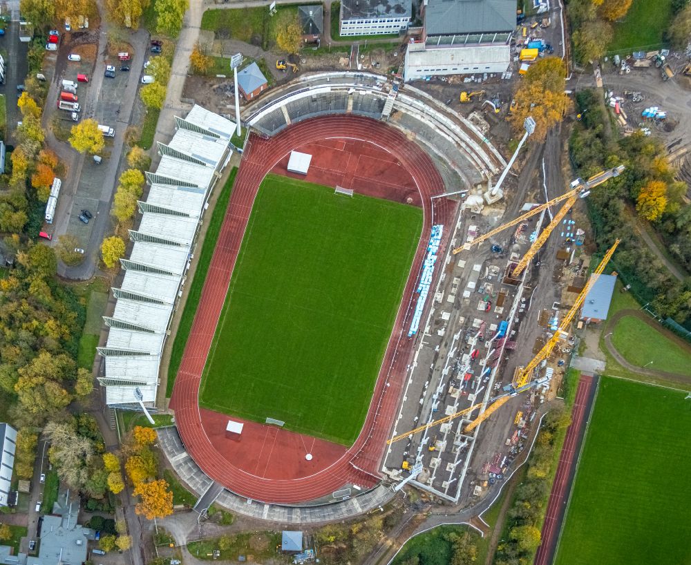 Aerial image Bochum - Sports facility grounds of the Arena stadium Lohrheidestadion overlooking the Landmarke Himmelstreppe by the artist Herman Prigann on a former slag heap in the district Wattenscheid in Bochum in the state North Rhine-Westphalia