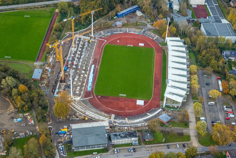 Bochum from the bird's eye view: Sports facility grounds of the Arena stadium Lohrheidestadion overlooking the Landmarke Himmelstreppe by the artist Herman Prigann on a former slag heap in the district Wattenscheid in Bochum in the state North Rhine-Westphalia