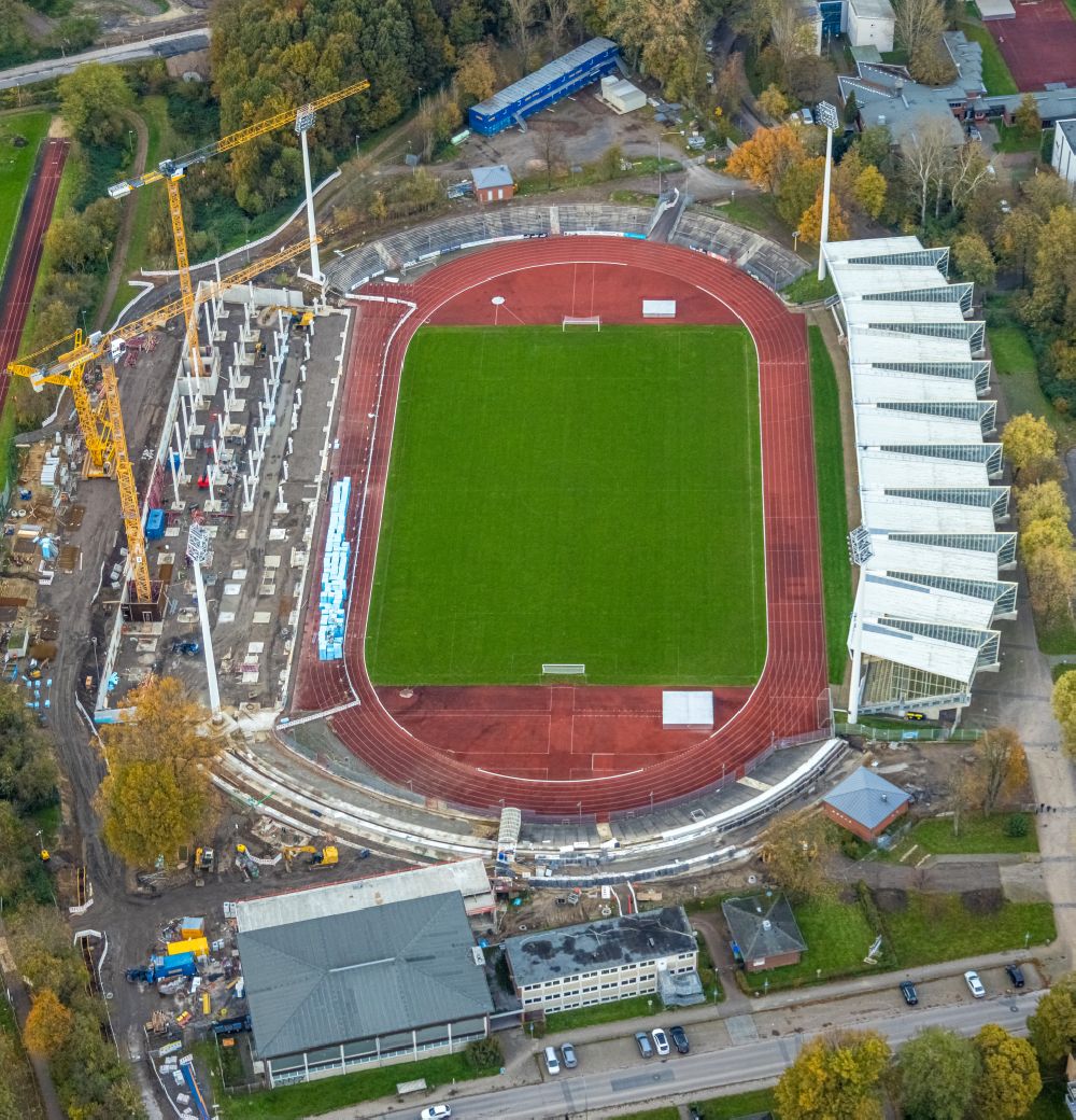 Aerial image Bochum - Sports facility grounds of the Arena stadium Lohrheidestadion overlooking the Landmarke Himmelstreppe by the artist Herman Prigann on a former slag heap in the district Wattenscheid in Bochum in the state North Rhine-Westphalia