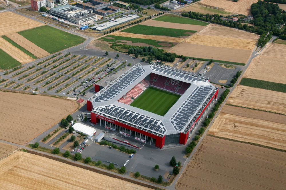 Mainz from above - Sports facility grounds of the arena of the stadium MEWA ARENA (former name OPEL Arena and Coface Arena) on Eugen-Salomon-Strasse in Mainz in the state Rhineland-Palatinate, Germany