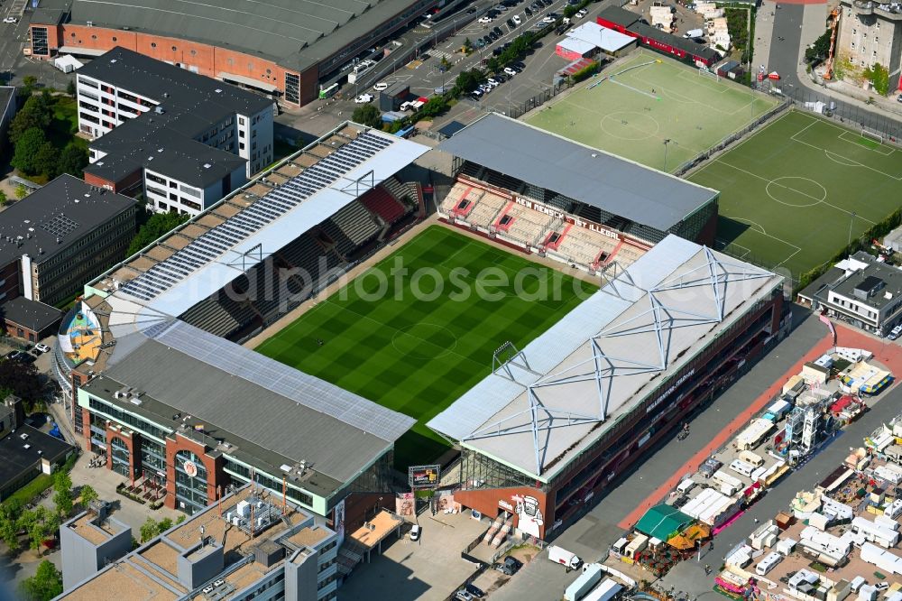 Hamburg from the bird's eye view: Sports facility grounds of the arena of the stadium Millerntor- Stadion in am Heiligengeistfeld in the St. Pauli district in Hamburg, Germany