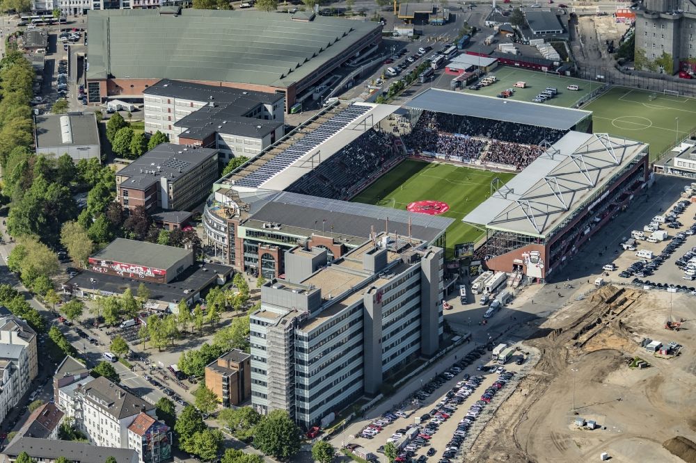 Hamburg from above - Sports facility grounds of the Arena stadium Millerntor-Stadion in the district Sankt Pauli in Hamburg, Germany
