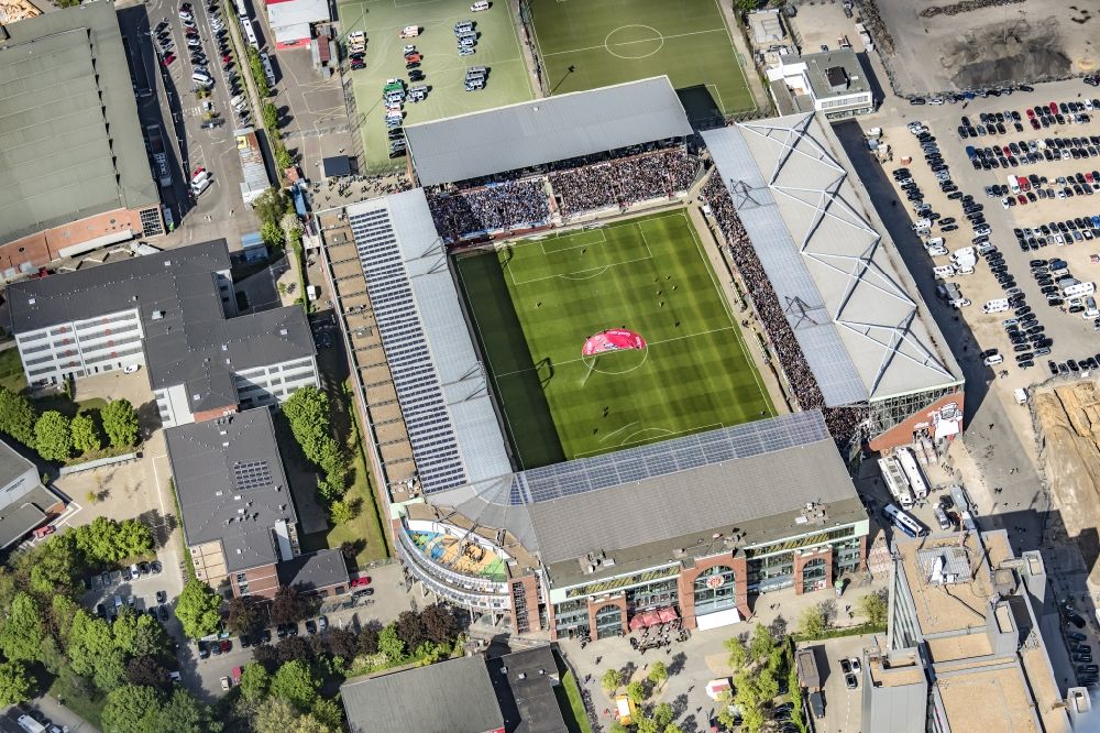 Hamburg from the bird's eye view: Sports facility grounds of the Arena stadium Millerntor-Stadion in the district Sankt Pauli in Hamburg, Germany