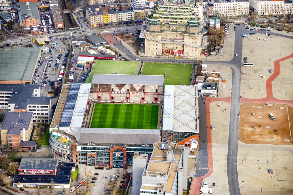 Aerial photograph Hamburg - Sports facility grounds of the Arena stadium Millerntor-Stadion in the district Sankt Pauli in Hamburg, Germany