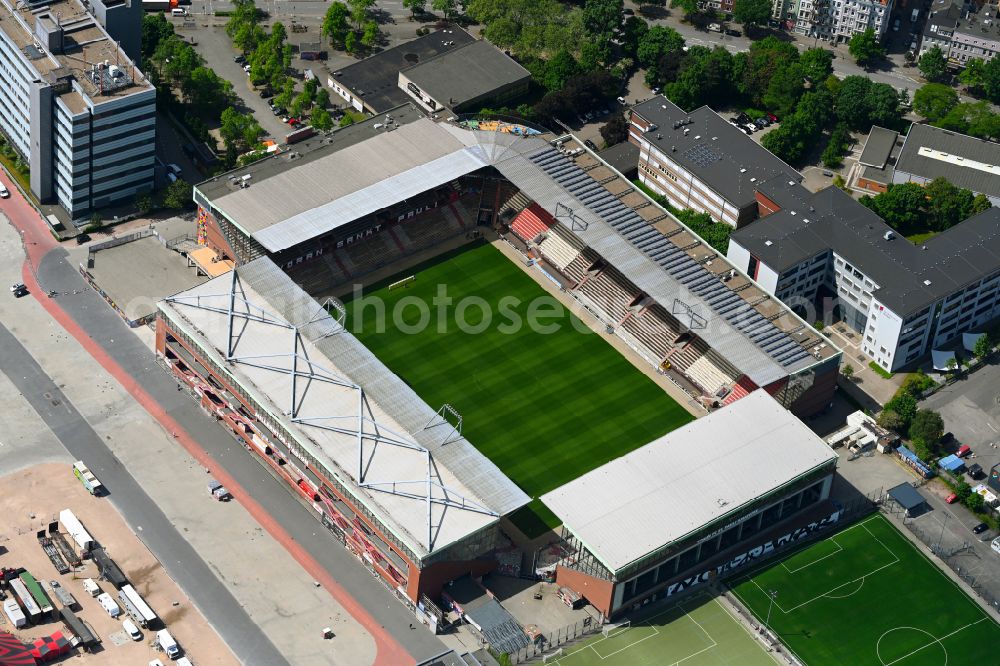 Hamburg from the bird's eye view: Sports facility grounds of the Arena stadium Millerntor-Stadion in the district Sankt Pauli in Hamburg, Germany