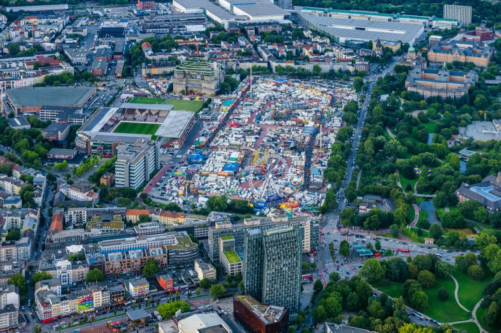 Hamburg from the bird's eye view: Sports facility grounds of the Arena stadium Millerntor-Stadion on place Harald-Stender-Platz in the district Sankt Pauli in Hamburg, Germany