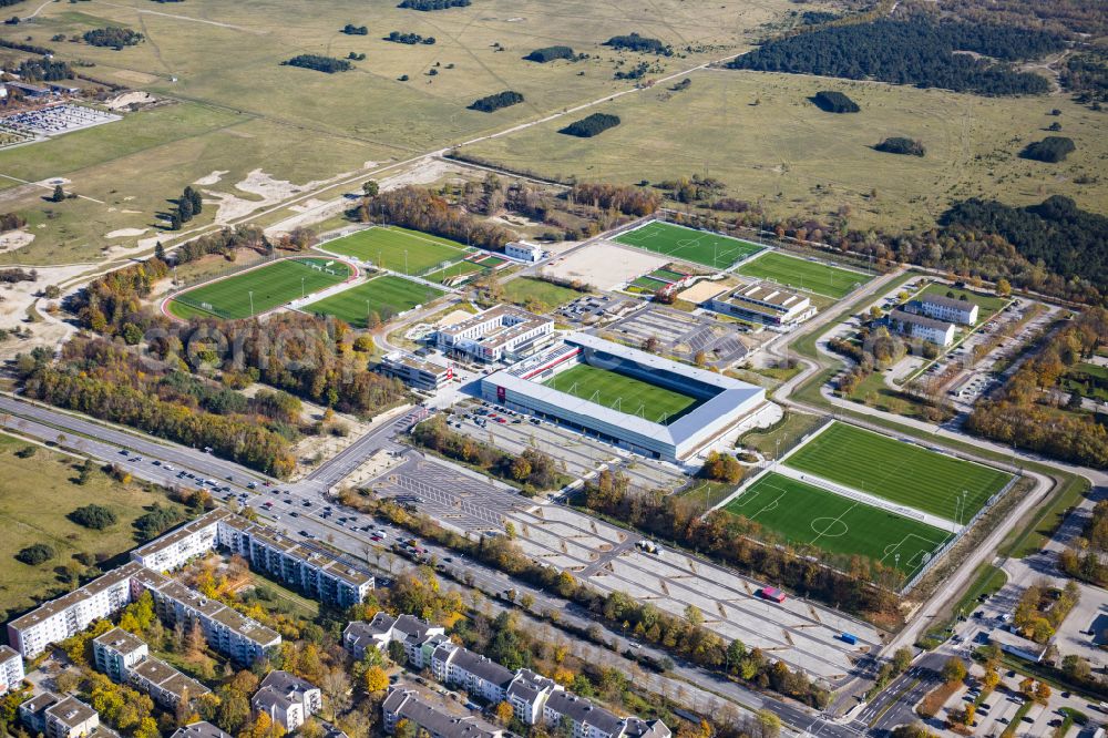 Aerial image München - Sports facility grounds of the Arena stadium of Nachwuchsleistungszentrum (NLZ) fuer den FC Bayern Muenchen in the district Milbertshofen-Am Hart in Munich in the state Bavaria, Germany