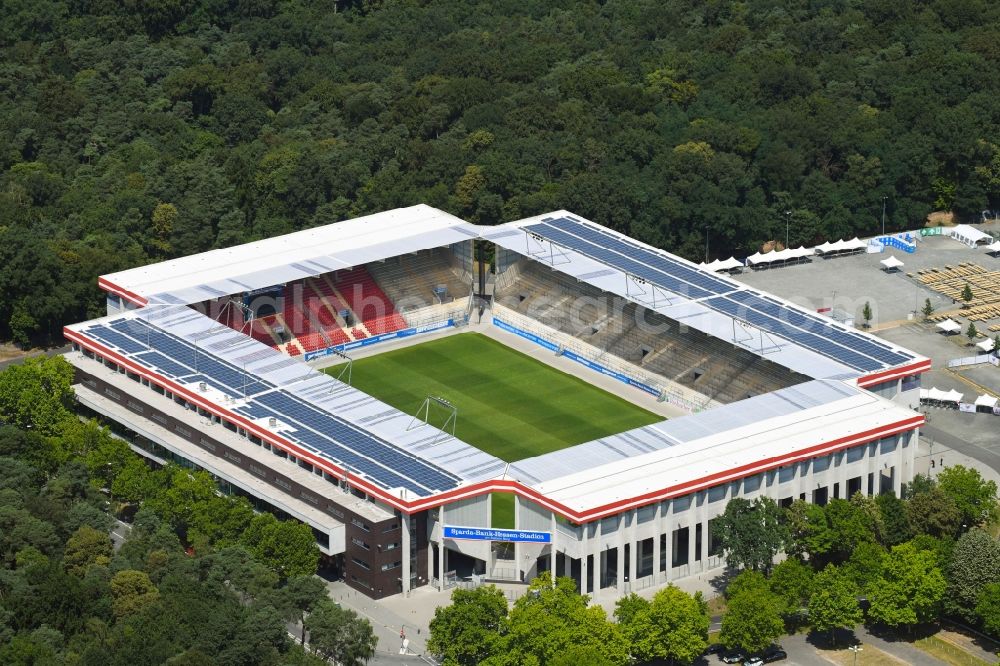 Aerial photograph Offenbach am Main - Sports facility grounds of the Arena stadium Sparda-Bank-Hessen-Stadion on Bieberer Berg in Offenbach am Main in the state Hesse
