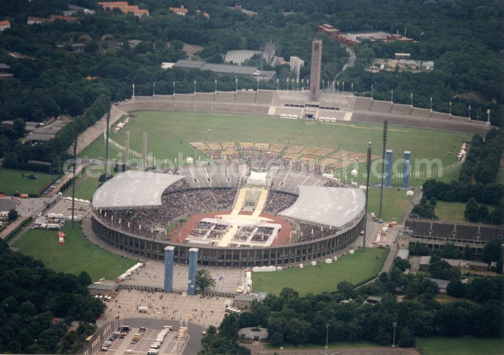 Aerial photograph Berlin - Sports facility grounds of the Arena stadium Olympiastadion