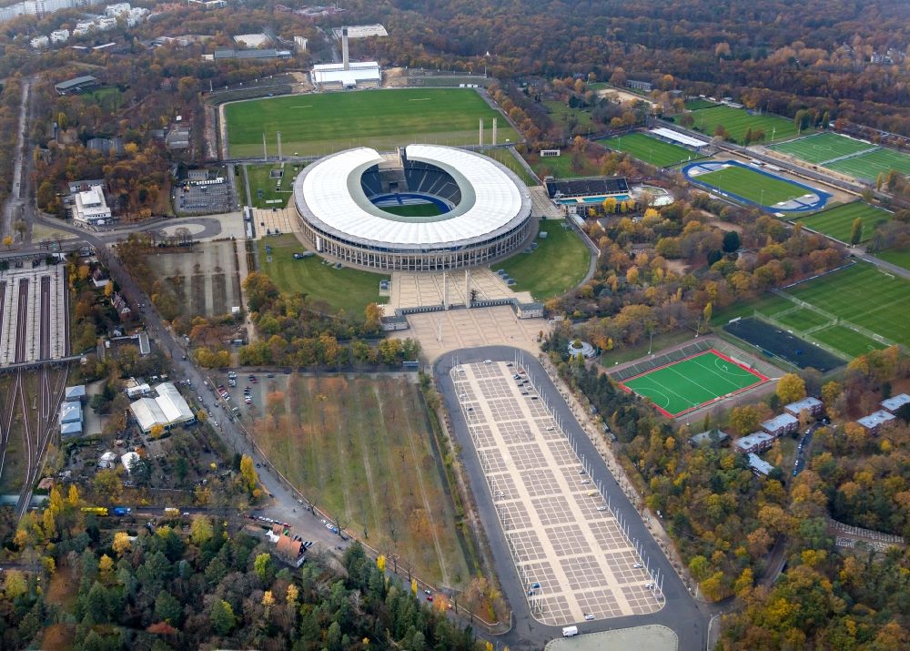 Aerial image Berlin - Sports facility grounds of the Arena stadium Olympiastadion of Hertha BSC in Berlin in Germany
