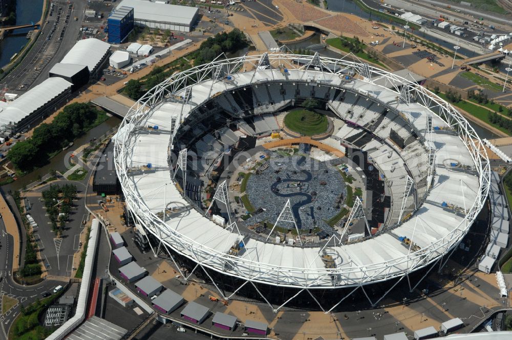 Aerial image London - Sports facility grounds of the Arena stadium Olympiastadion on street Unnamed Road in the district Stratford in London in England, United Kingdom
