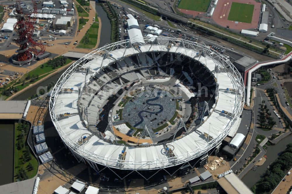 Aerial photograph London - Sports facility grounds of the Arena stadium Olympiastadion on street Unnamed Road in the district Stratford in London in England, United Kingdom