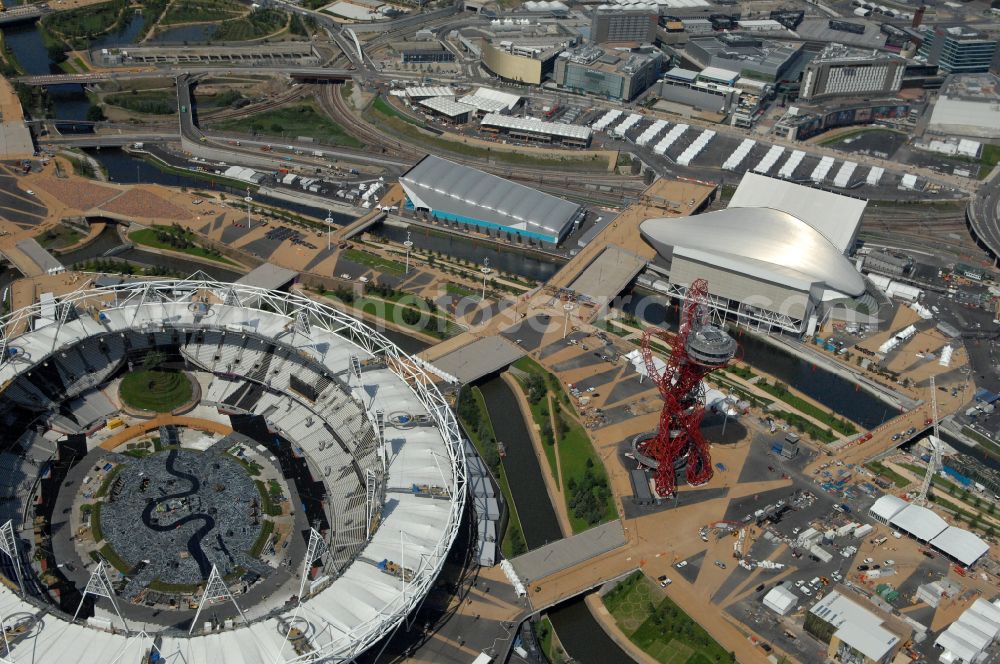 London from above - Sports facility grounds of the Arena stadium Olympiastadion on street Unnamed Road in the district Stratford in London in England, United Kingdom
