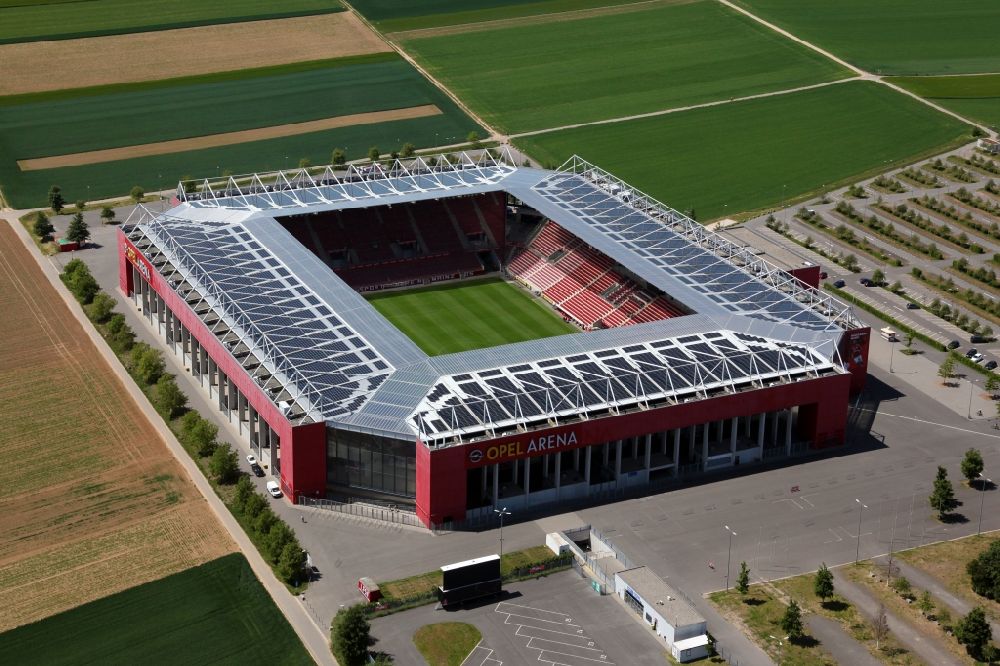 Aerial image Mainz - Sports facility grounds of the arena of the stadium OPEL ARENA (former name Coface Arena) on Eugen-Salomon-Strasse in Mainz in the state Rhineland-Palatinate, Germany