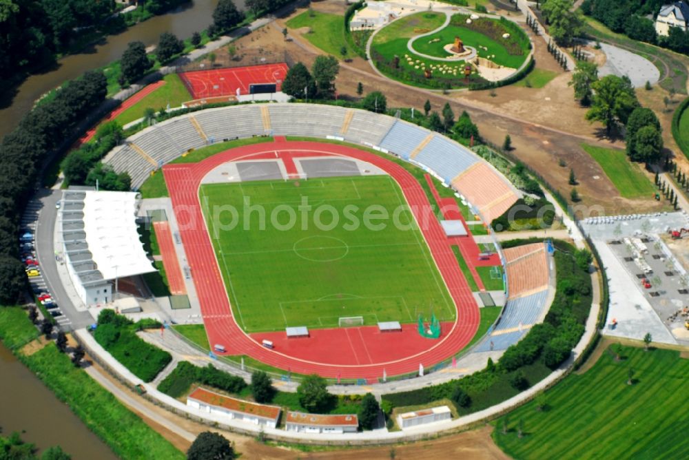 Aerial image Gera - Sports facility grounds of the Arena stadium Stadion of Freandschaft of BSG Wismut Gera on park Hofwiesenpark in Gera in the state Thuringia, Germany