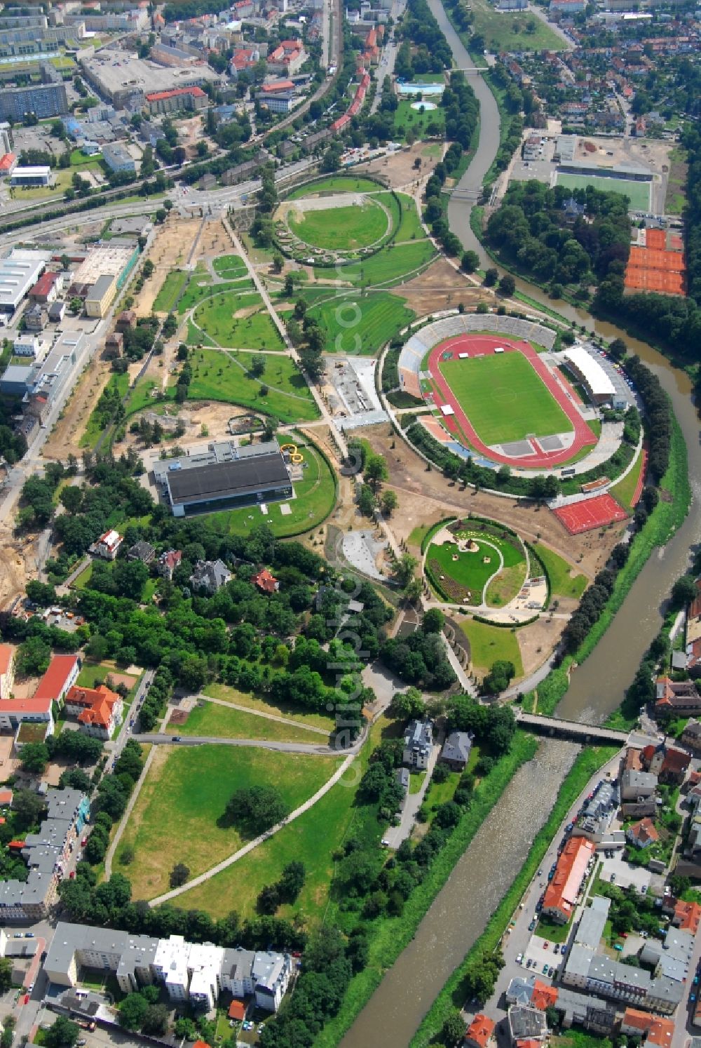 Aerial image Gera - Sports facility grounds of the Arena stadium Stadion of Freandschaft of BSG Wismut Gera on park Hofwiesenpark in Gera in the state Thuringia, Germany