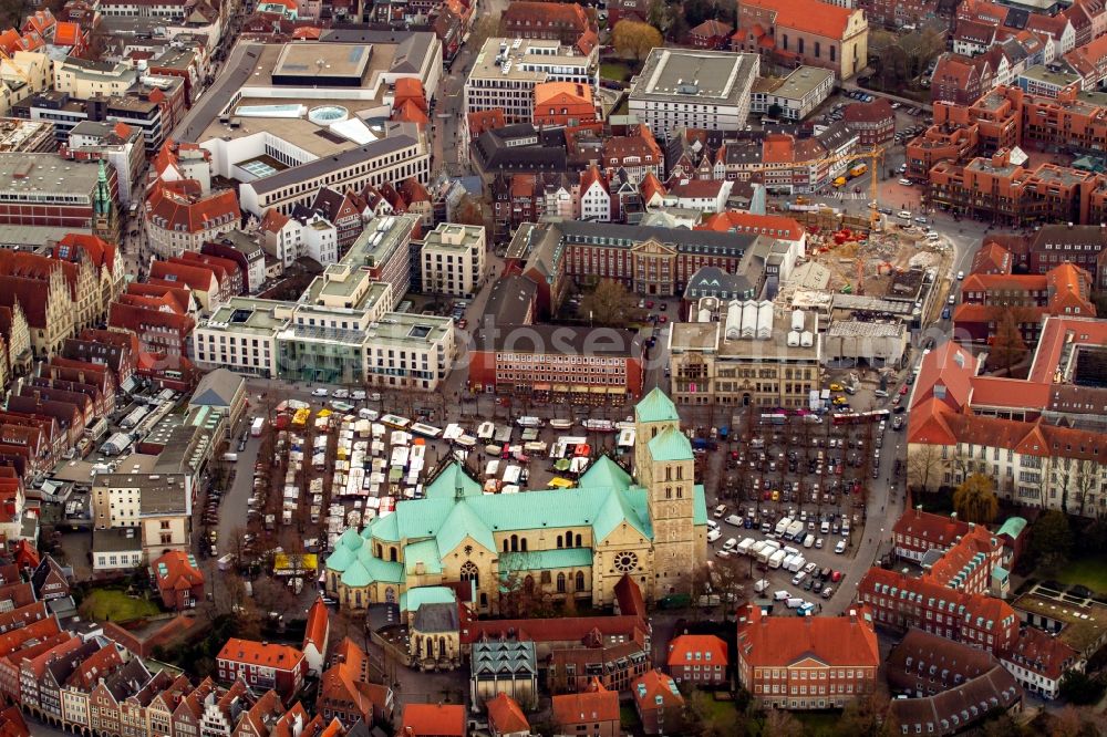 Aerial photograph Münster - Church building of the St. Paulus Dom and cathedral square in the old town in Munster in the state North Rhine-Westphalia, Germany
