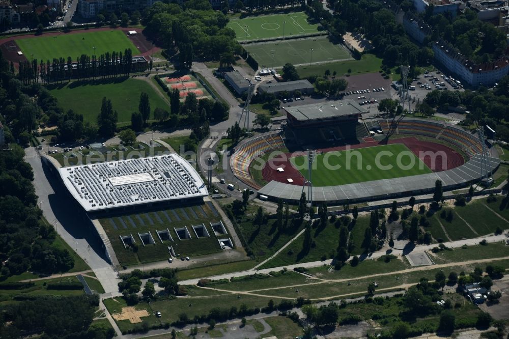Berlin from the bird's eye view: Stadium at the Friedrich-Ludwig-Jahn-Sportpark with Max-Schmeling-Halle in Berlin Prenzlauer Berg