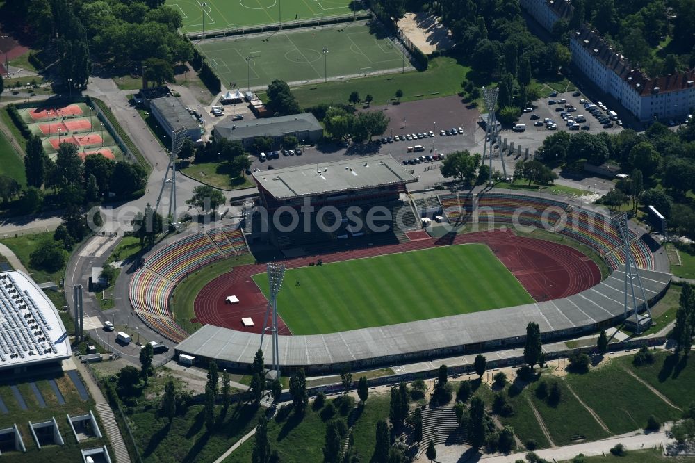 Aerial image Berlin - Stadium at the Friedrich-Ludwig-Jahn-Sportpark with Max-Schmeling-Halle in Berlin Prenzlauer Berg