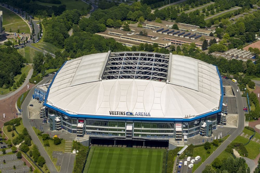 Aerial image Gelsenkirchen - View the Veltins-Arena, the stadium of Bundesliga football team FC Schalke 04. The multifunctional arena also offers space for concerts and other sports events such as biathlon, ice hockey or boxing
