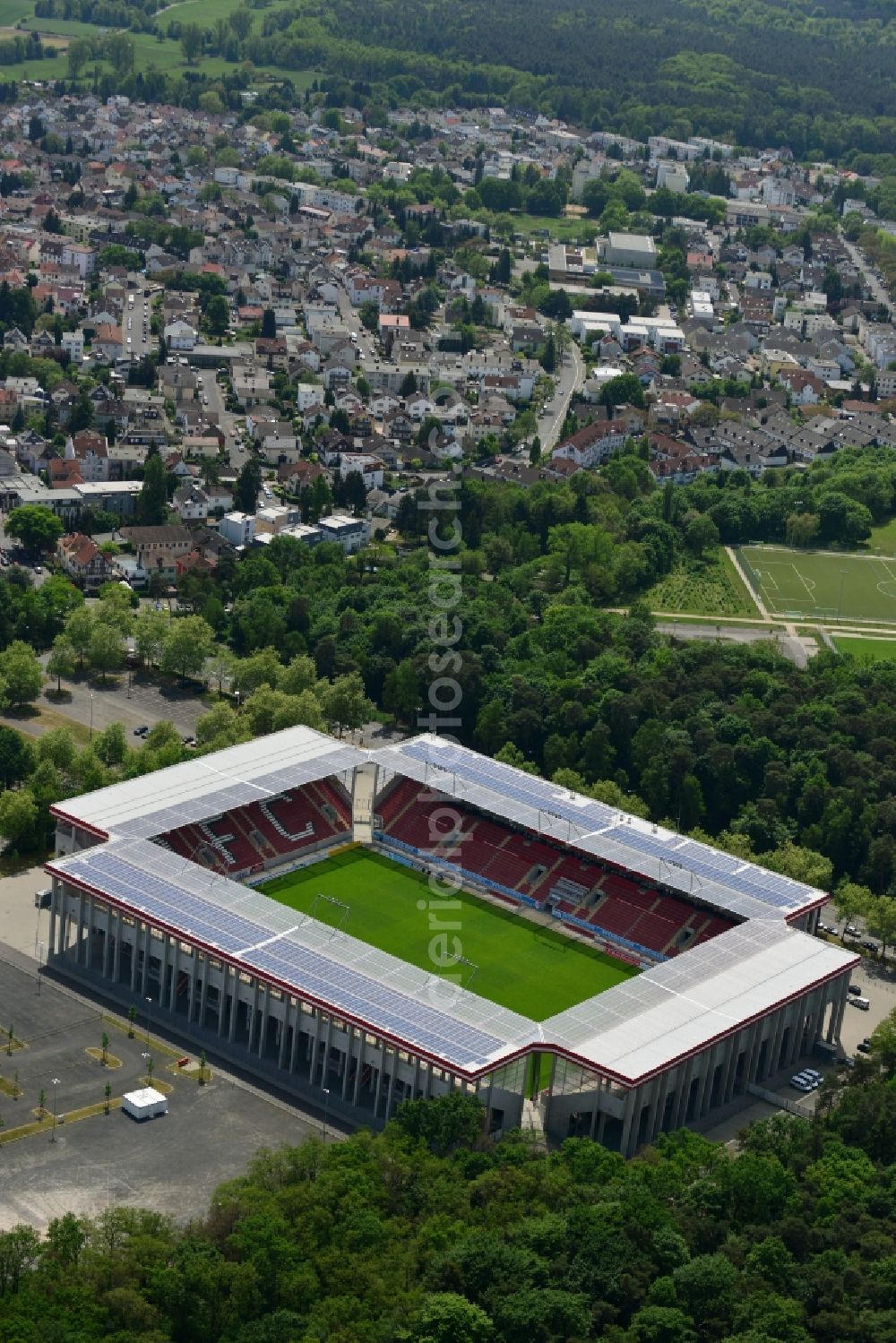 Offenbach am Main from the bird's eye view: Arena of the Stadium Sparda Bank Hessen Stadium in Offenbach in Hesse. The football stadium where the football club Kickers Offenbach is of the stadium company Bieberer Berg (SBB) entertained