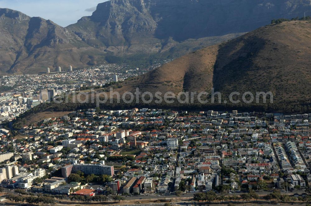 Aerial image Kapstadt - Stadtansicht von Kapstadt in der Provinz Western Cape von Südafrika, ein Austragungsort der Fußball- Weltmeisterschaft 2010. Cityscape of the Cap Town in South Africa a venue of the 2010 FIFA World Cup.