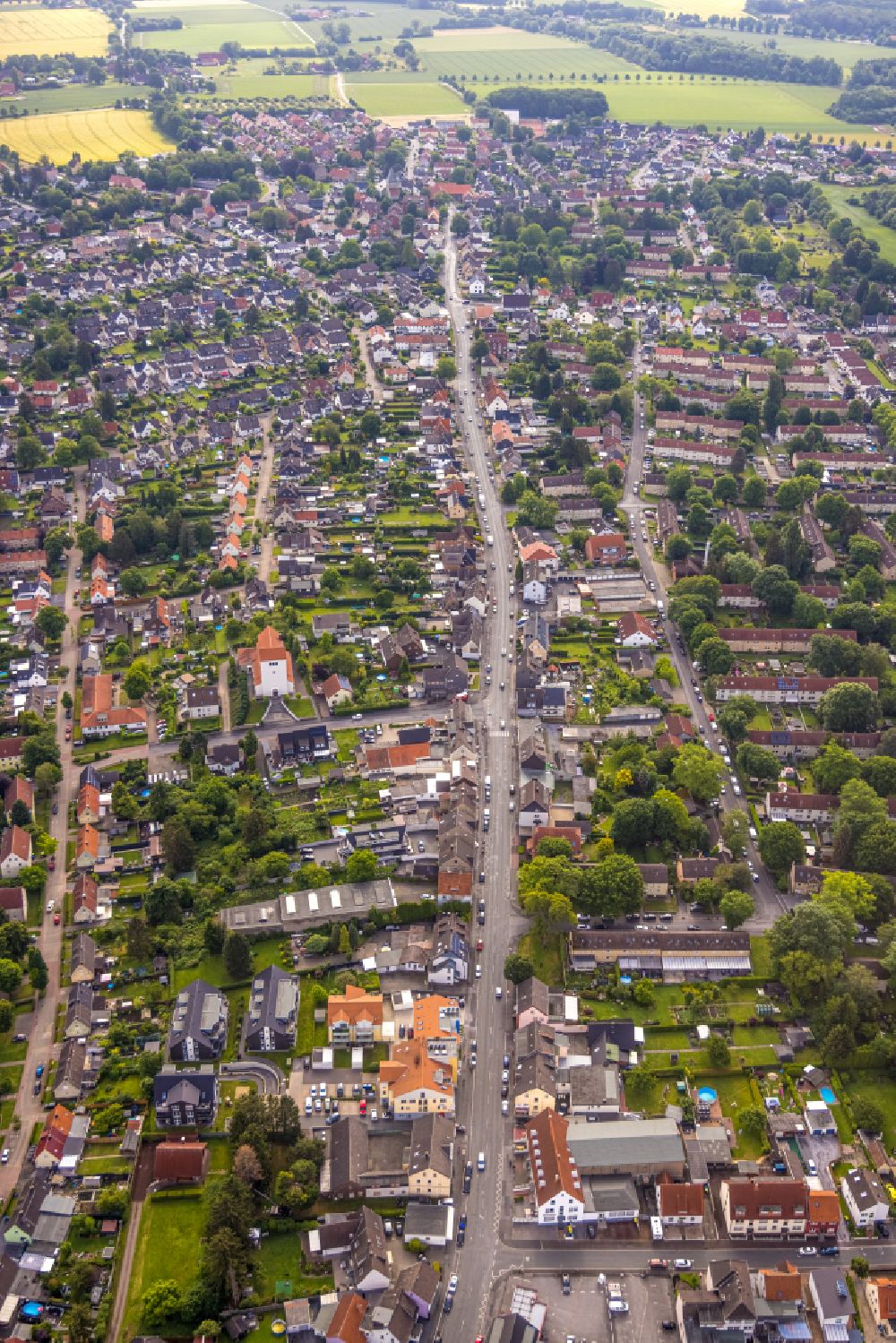Bönen from above - Cityscape of the district along the Bahnhofstrasse in the district Westerboenen in Boenen at Ruhrgebiet in the state North Rhine-Westphalia, Germany