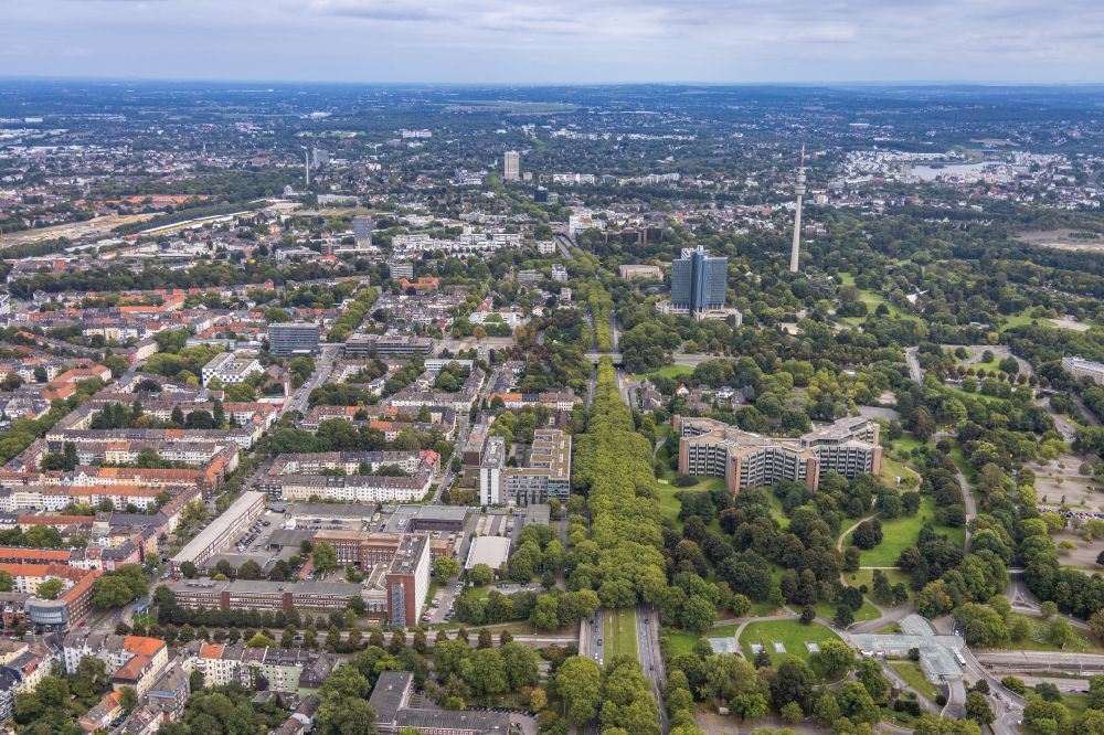 Dortmund from the bird's eye view: City view of the inner city area along the Rheinlanddamm in the district Ruhrallee Ost in Dortmund in the Ruhr area in the state North Rhine-Westphalia, Germany