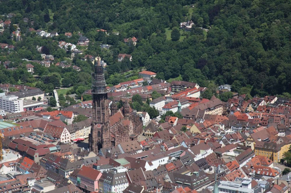 Freiburg im Breisgau from the bird's eye view: Cityscape with the Freiburg Cathedral, the landmark of the city of Freiburg in Baden-Württemberg