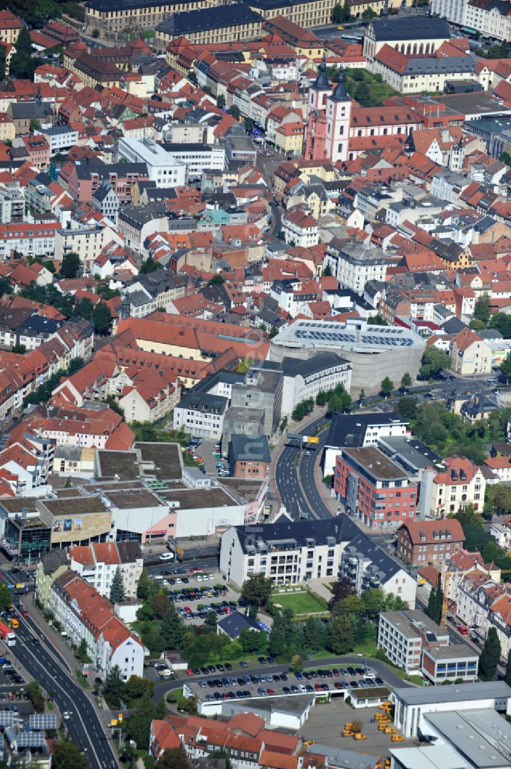 Aerial photograph Fulda - View the town of Fulda in the downtown area at the Catholic Holy Spirit Church, the Vonderau Museum and the parish church of St. Blaise in the background