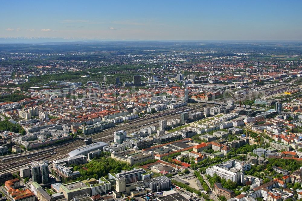 Aerial image München - City view with a view of the route of the Deutsche Bahn and the Arnulfpark in the district Maxvorstadt in Munich in the state Bavaria, Germany