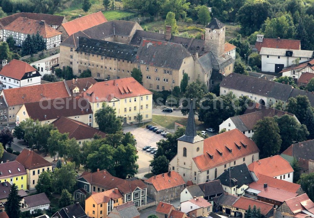 Gräfentonna from the bird's eye view: Cityscape of Graefentonna with old castle Graefentonna in Thuringia