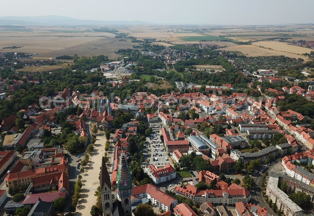 Halberstadt from the bird's eye view: City View Halberstadt Cathedral in the old city of Halberstadt in the state Saxony-Anhalt