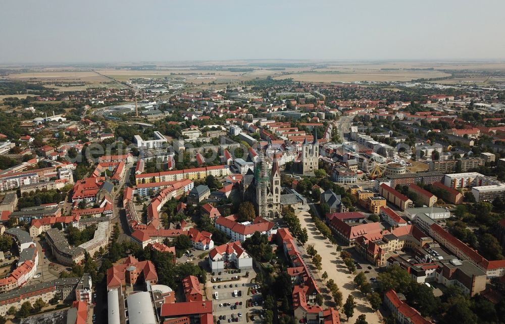 Aerial photograph Halberstadt - City View Halberstadt Cathedral in the old city of Halberstadt in the state Saxony-Anhalt