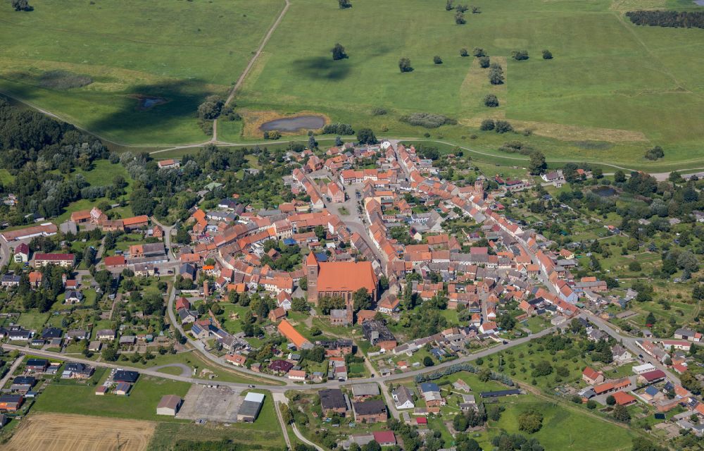 Aerial image Hansestadt Werben (Elbe) - View of the Hanseatic town Werben (Elbe) in the state of Saxony-Anhalt. Its centre includes the Johanniskirche church (Saint John's)