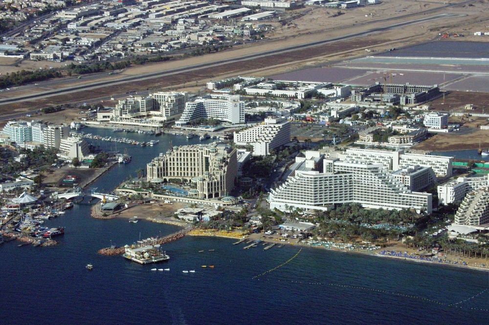 Aerial photograph Eilat - City area, airport and hotel district in the city in Eilat in South District, Israel, Red Sea and Gulf of Aqaba