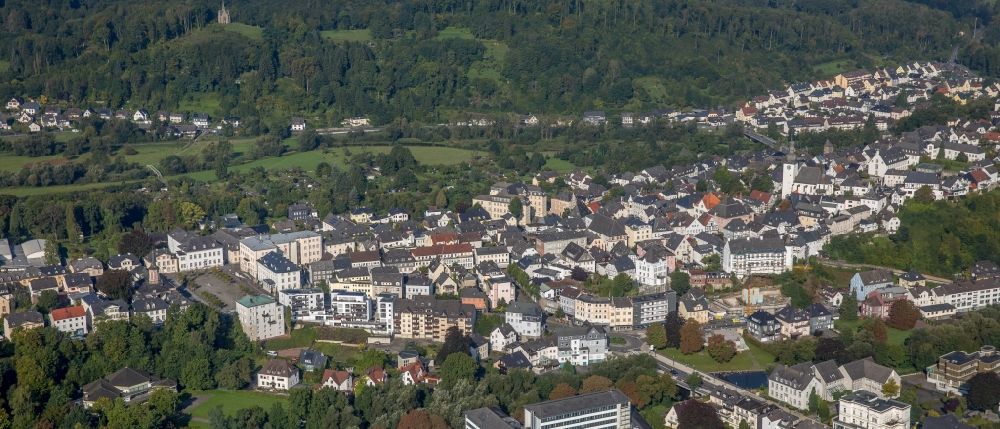 Arnsberg from the bird's eye view: City view of the city area of in Arnsberg in the state North Rhine-Westphalia, Germany