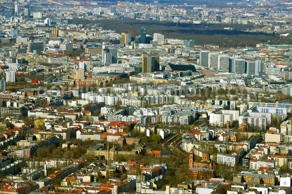 Aerial image Berlin - City view of the inner city area from Kreuzberg with a view towards Tiergarten, Potsdamer Platz and Stadt West in Berlin, Germany