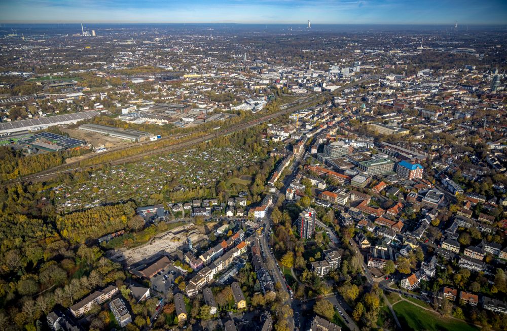Aerial image Bochum - City view on down town on street Hattinger Strasse in the district Wiemelhausen in Bochum at Ruhrgebiet in the state North Rhine-Westphalia, Germany
