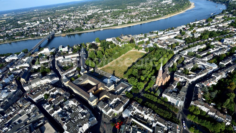 Aerial image Bonn - City view of the inner city area with the Hofgartenwiese and the adjacent Rheinische Friedrich-Wilhelms-Universitaet Bonn in Bonn in the state North Rhine-Westphalia, Germany