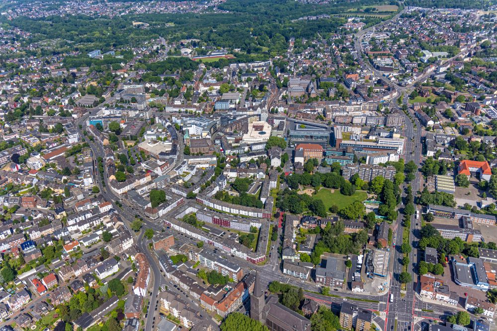 Aerial photograph Bottrop - City view on down town on street Prosperstrasse in the district Stadtmitte in Bottrop at Ruhrgebiet in the state North Rhine-Westphalia, Germany