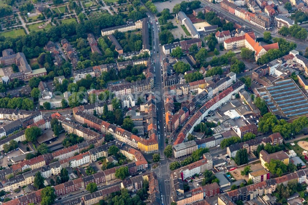 Aerial photograph Gelsenkirchen - City view on down town Florastrasse in the district Schalke in Gelsenkirchen in the state North Rhine-Westphalia, Germany