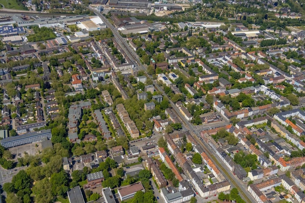 Aerial photograph Gelsenkirchen - City view on down town along the Kurt-Schumacher-Strasse in the district Schalke in Gelsenkirchen at Ruhrgebiet in the state North Rhine-Westphalia, Germany