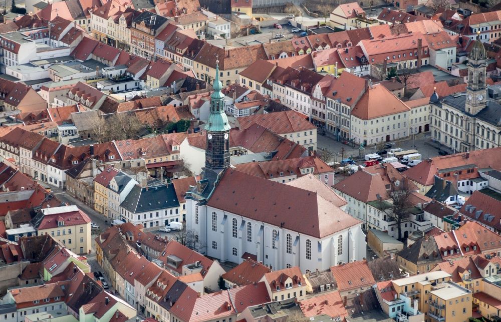 Großenhain from the bird's eye view: City view of the inner-city area at the Hauptmarkt in Grossenhain in the state Saxony