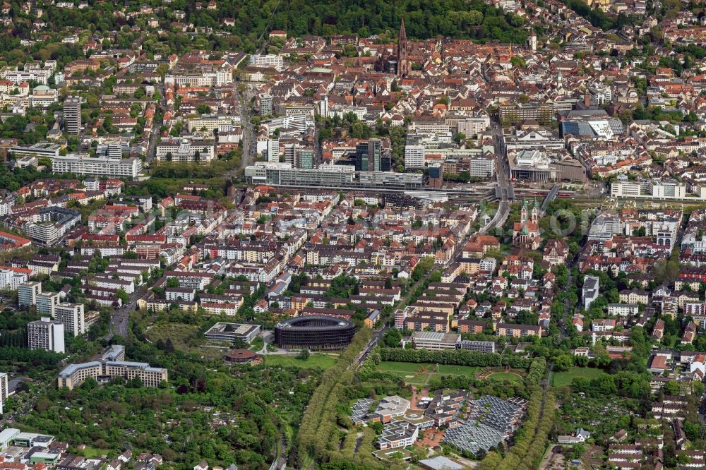 Aerial image Stühlinger - City view on down town with Central Station in Stuehlinger in the state Baden-Wurttemberg, Germany