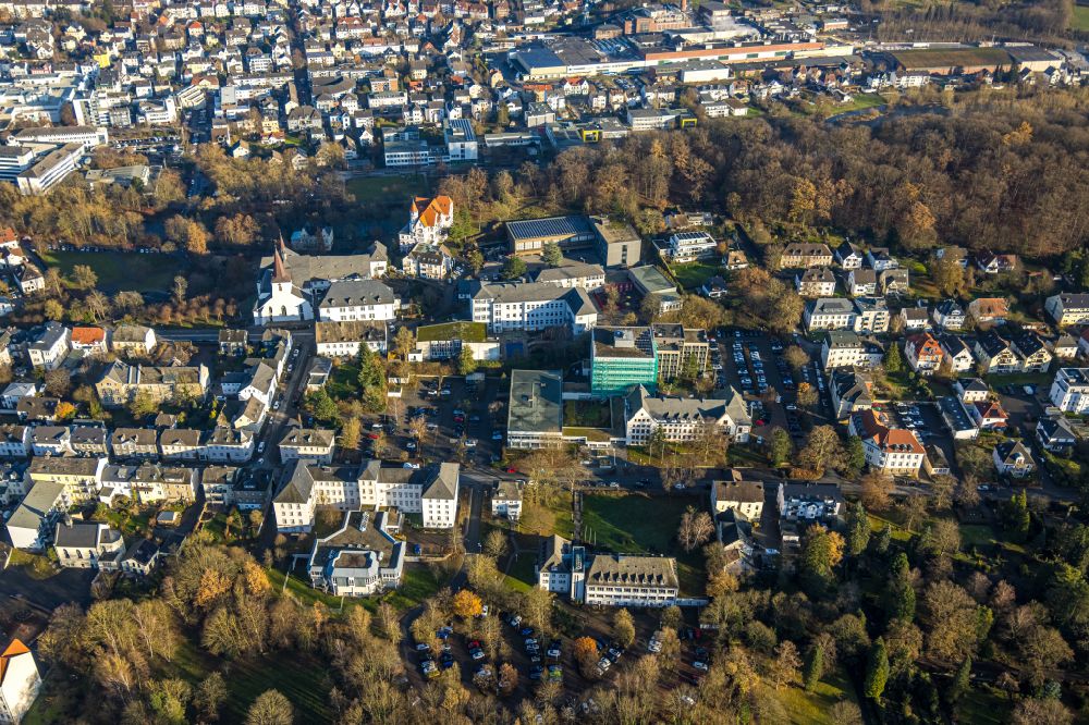 Aerial photograph Arnsberg - City view on down town with Kloster Wedinghausen on street Laurentiusstrasse in Arnsberg at Sauerland in the state North Rhine-Westphalia, Germany